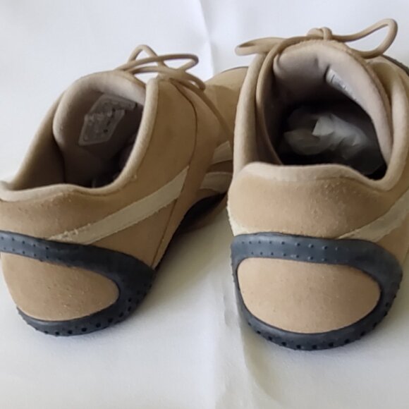 Reebok brown suede lace-up shoes, size 8 - Picture 2 of 6